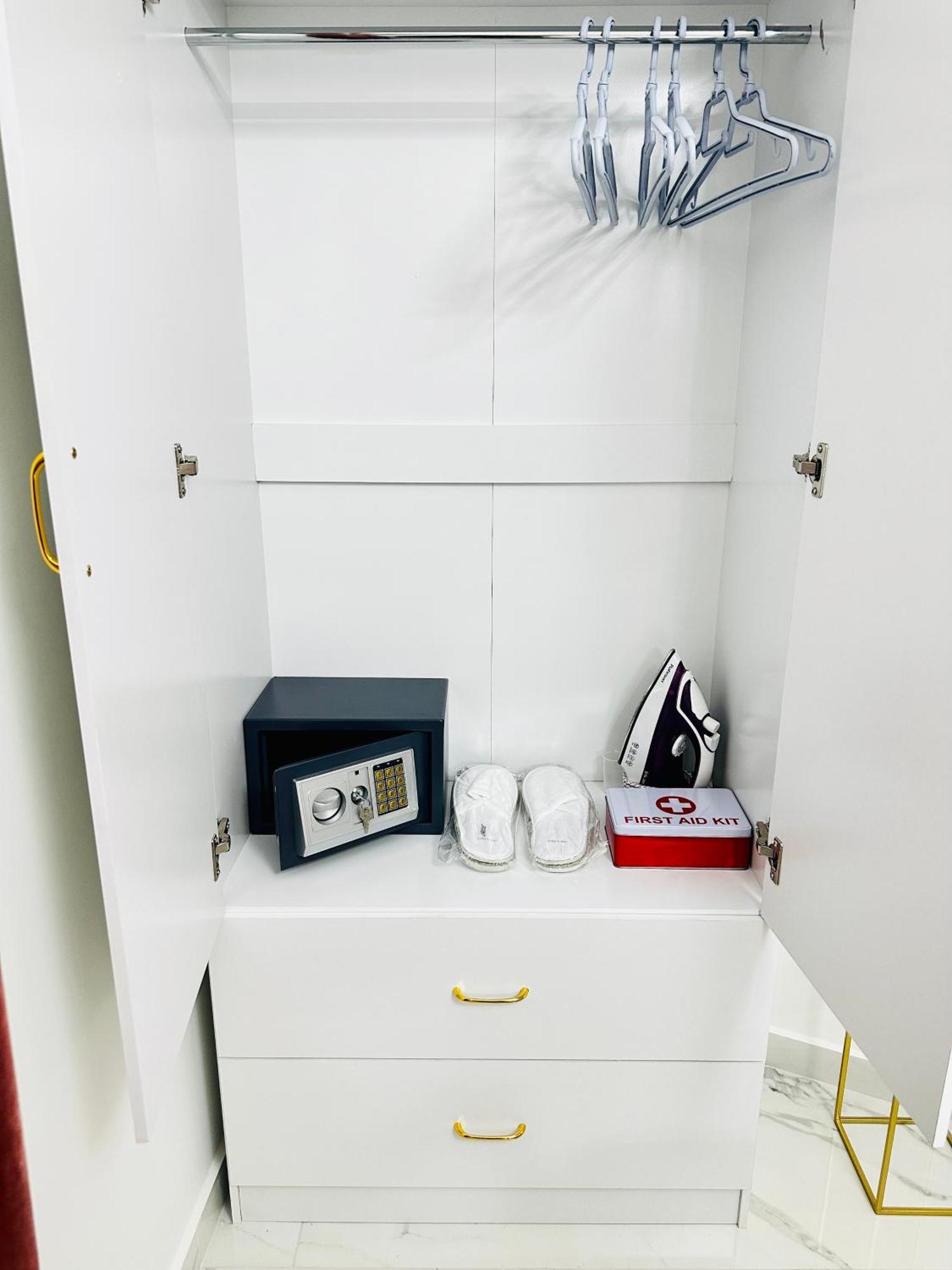 City And Ocean Luxury Apartment Preveza Bagian luar foto