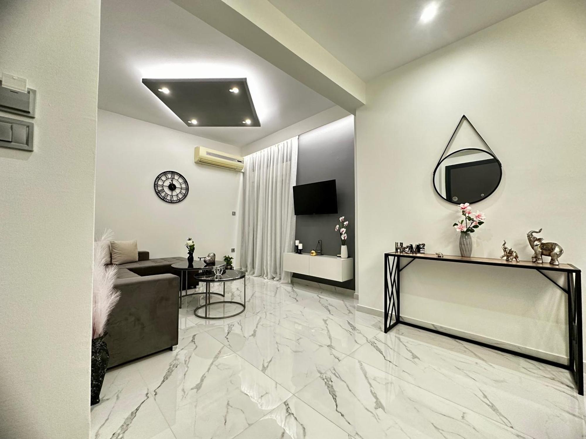 City And Ocean Luxury Apartment Preveza Bagian luar foto